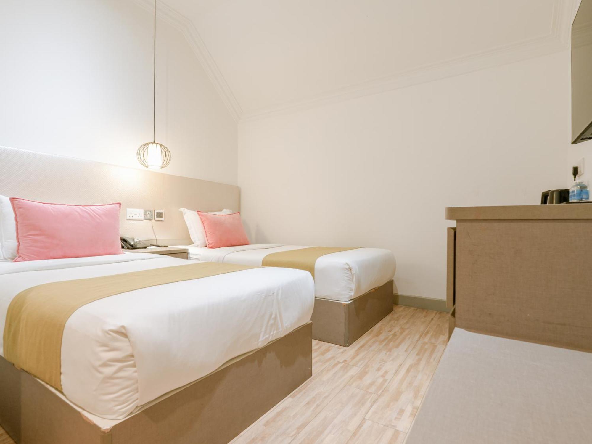 A Joo Chiat, From 7pm To 9am Hotel Singapur